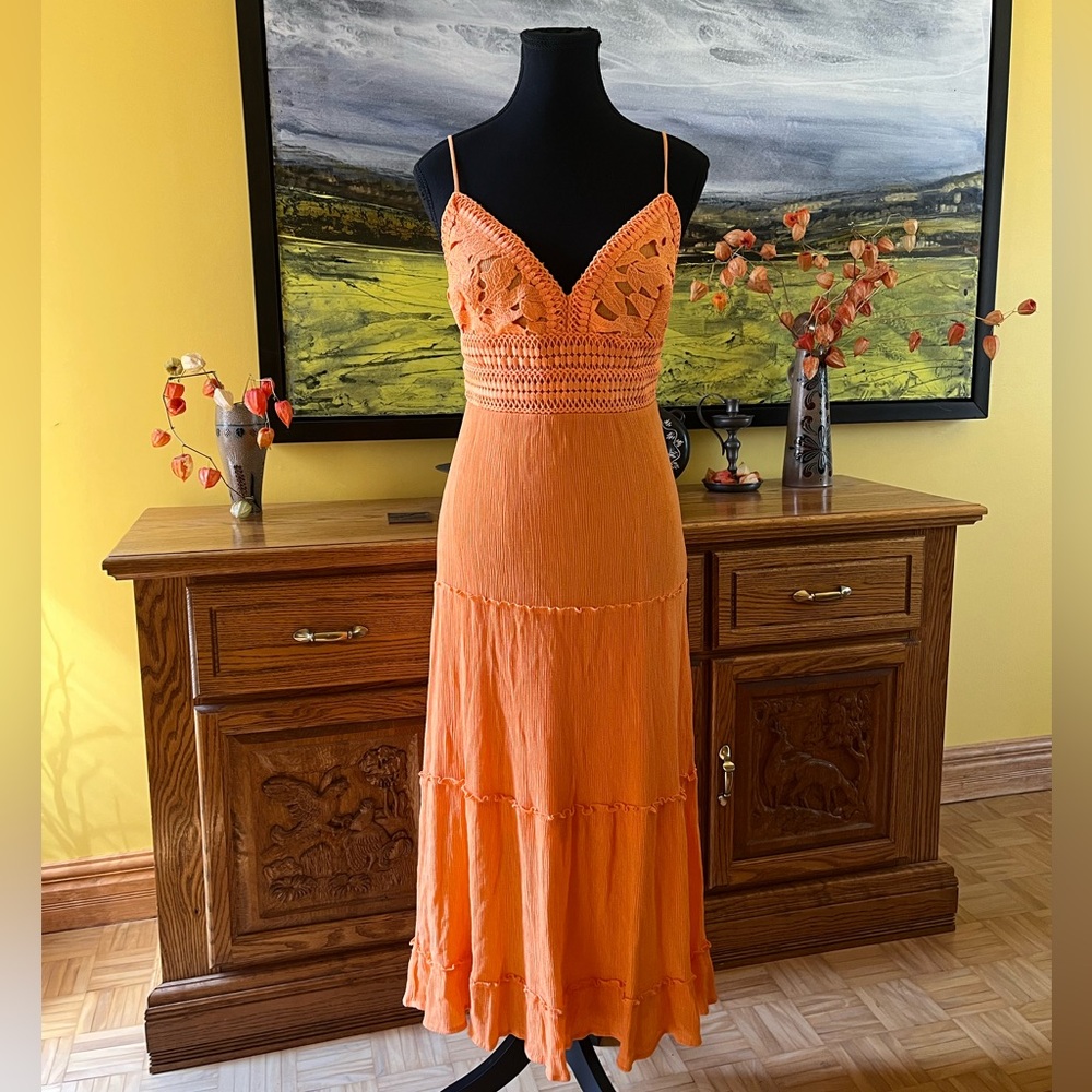 Love Tree Orange Lace Ruched Midi Dress